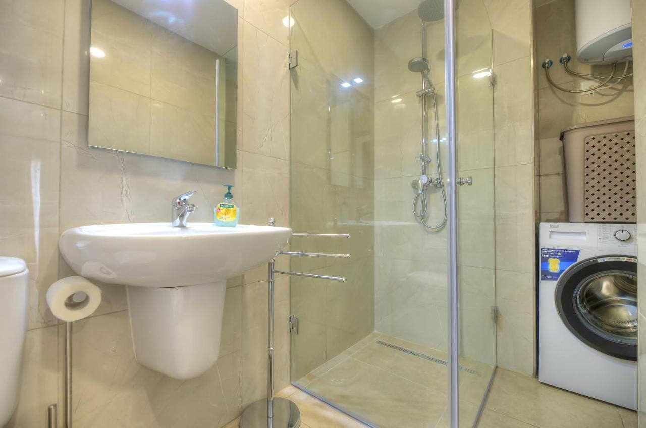 Brand New And Tastefully Furnished 2 Bedroom Apartment Ddif1-2 Gzira Extérieur photo
